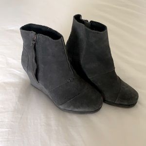 Toms zip up wedge bootie